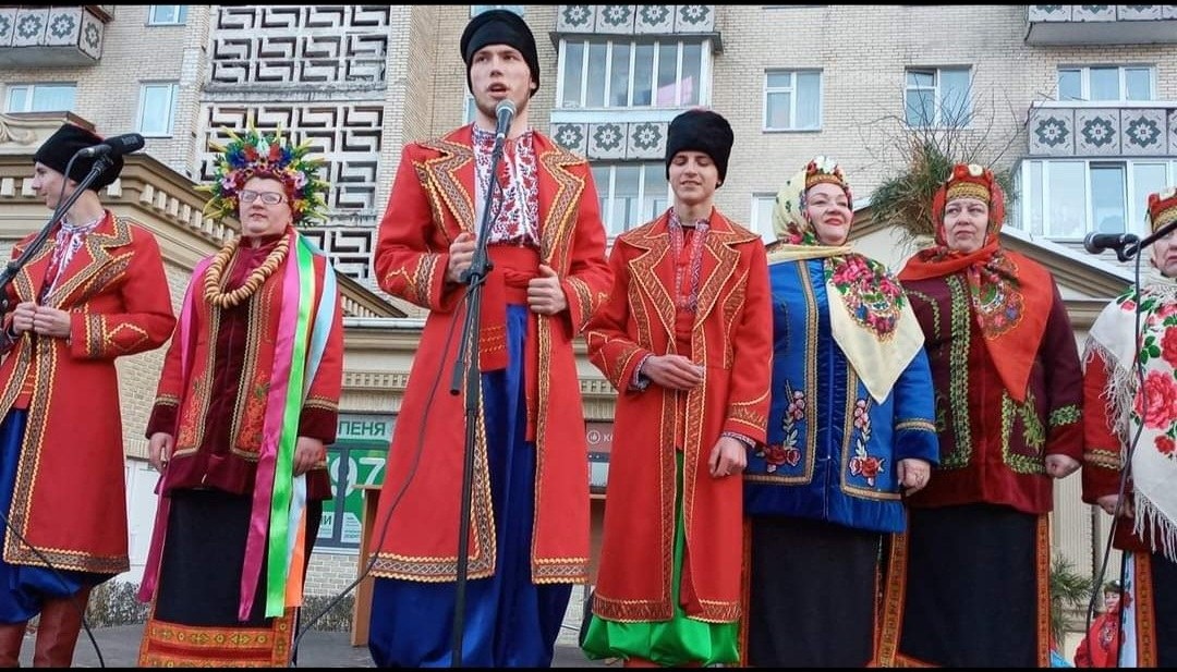 Oleksandr Natiahlyi bei einem Auftritt mit dem Volksensemble Rote Kalyna